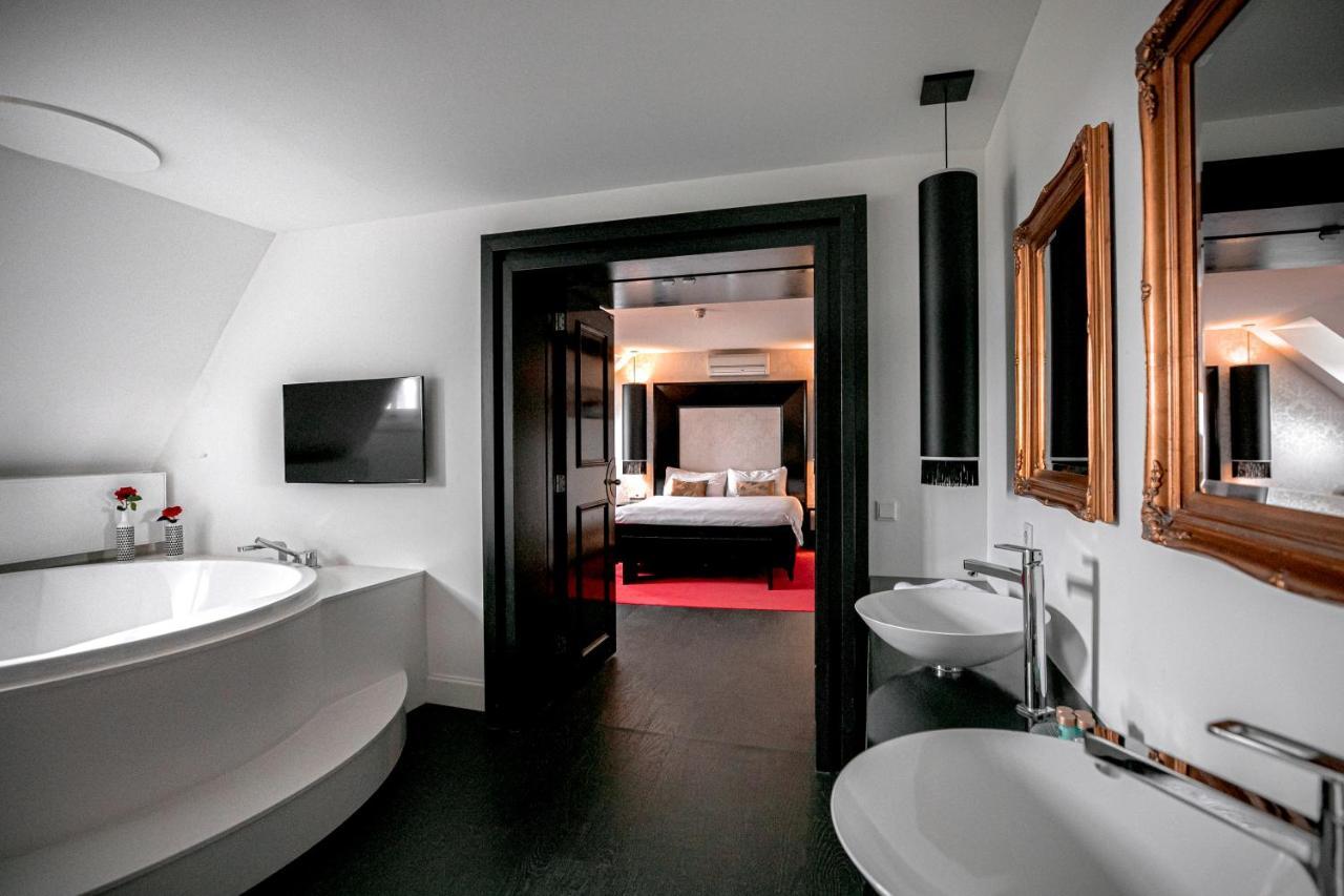 Le Theatre Hotel Maastricht Bagian luar foto