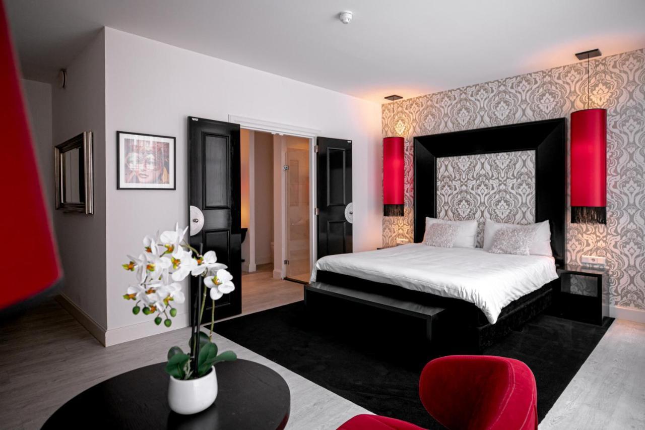 Le Theatre Hotel Maastricht Bagian luar foto