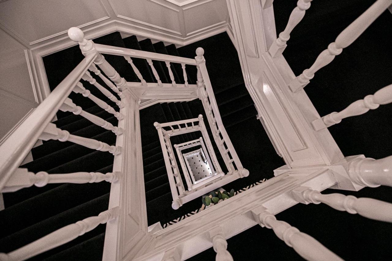 Le Theatre Hotel Maastricht Bagian luar foto
