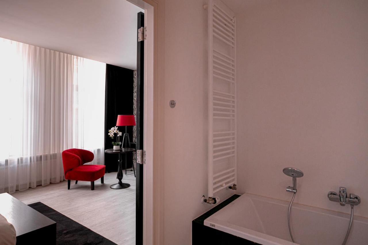 Le Theatre Hotel Maastricht Bagian luar foto